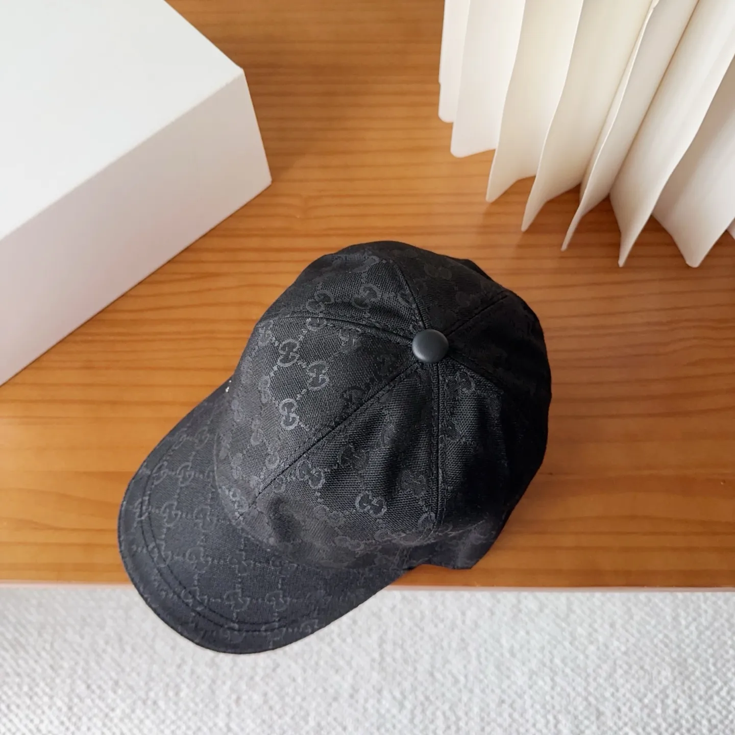 💰60 GUCCI simple baseball cap, very trendy! Casual and sports style, classic production, super easy to match!