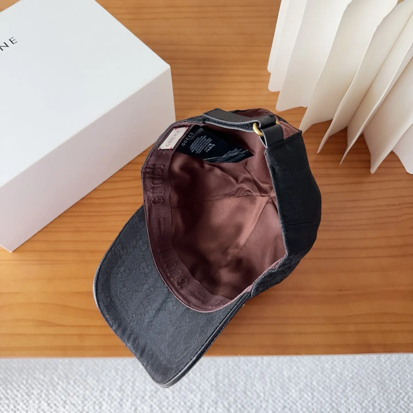 💰60 GUCCI simple baseball cap, very trendy! Casual and sports style, classic production, super easy to match!