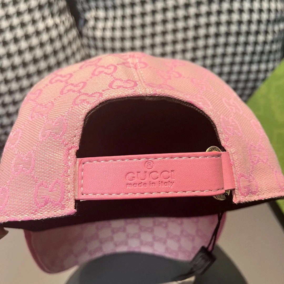 🉐️90 Comes with box and bag, Gucci’s new original baseball cap is made to order at 1:1 molding counter! Original canvas fabric + first-layer cowhide, light and breathable! Actual photo, suitable for men and women, basic head circumference 56cm, adjustable patch.