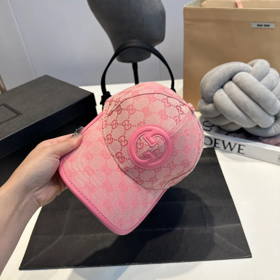P56 GUCCI 2025 new baseball cap at the counter, very trendy! Casual and sports style, classic production, super easy to match with clothes