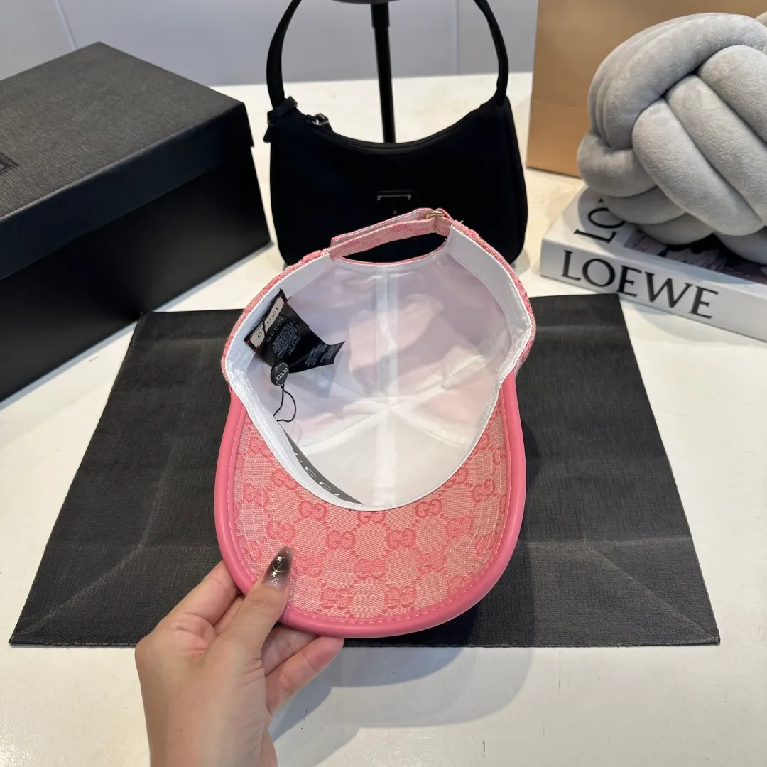 P56 GUCCI 2025 new baseball cap at the counter, very trendy! Casual and sports style, classic production, super easy to match with clothes