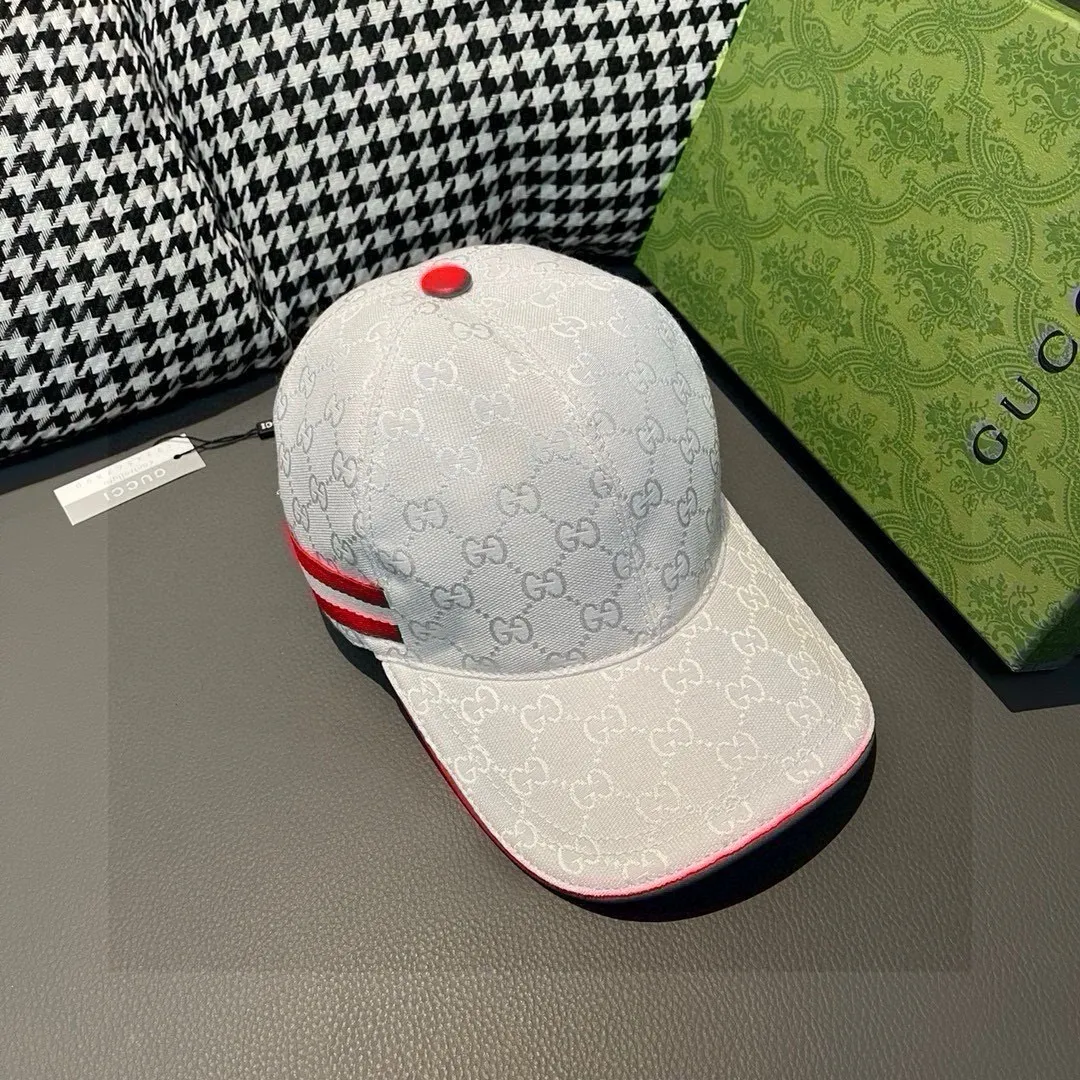Batch of 900,000-year-old classic models shipped!   , Gucci (Gucci) classic original baseball cap 😍😍 1:1 mold opening and customization at the counter, the highest version, original canvas fabric + first layer of cowhide, light and breathable! Photographed in real life, suitable for men and women in all seasons, basic head circumference 56cm, adjustable patches.