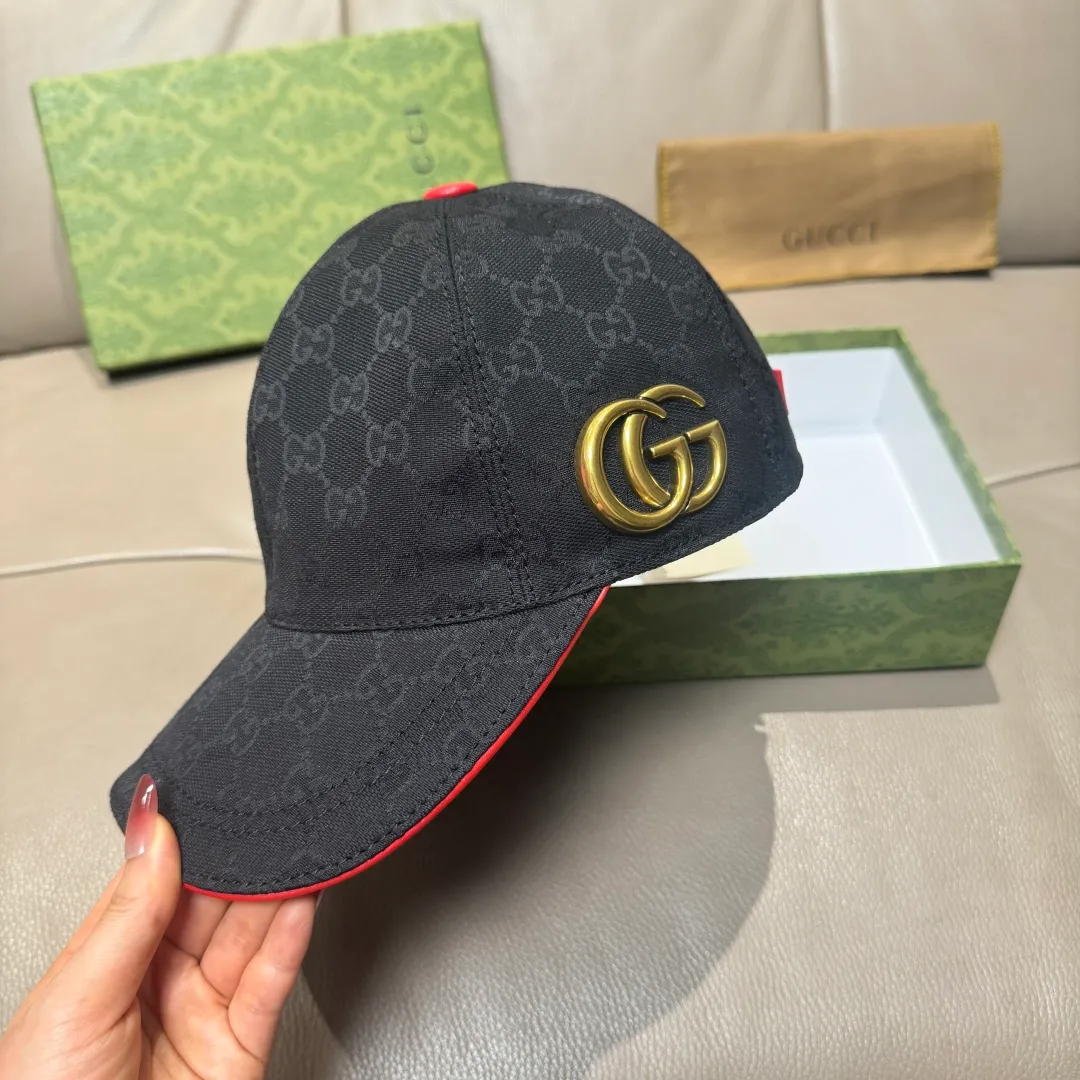 P90., Gucci (Gucci) new original baseball cap, metal double G, the latest model at the counter, 1:1 mold customization, genuine mold hardware, original canvas fabric + first-layer cowhide, original quality! The quality is great, the basic head circumference is 56cm, and the patch is adjustable.