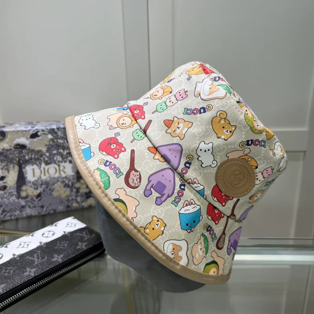 P56💰Gucci Baseball Cap♥️GUCCI🧢New product from the official website, original quality, very popular 🔥🎩 The craftsmanship is very exquisite, high-end and classy! Low-key luxury, easy to carry! Running volume!