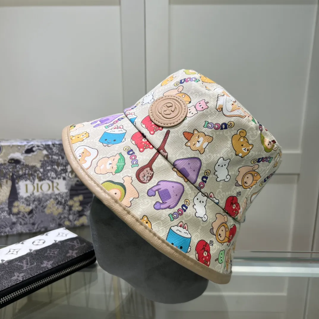 P56💰Gucci Baseball Cap♥️GUCCI🧢New product from the official website, original quality, very popular 🔥🎩 The craftsmanship is very exquisite, high-end and classy! Low-key luxury, easy to carry! Running volume!