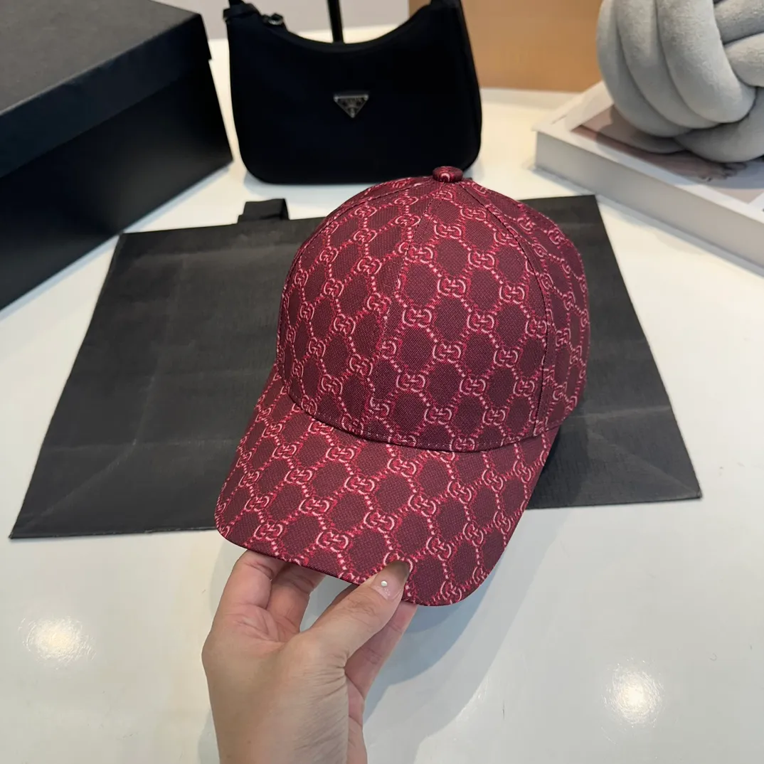 P54 Gucci (Gucci) classic original baseball cap, the highest version, light and breathable! Photographed in real life, suitable for men and women in all seasons, basic head circumference 58cm, adjustable patches. hat