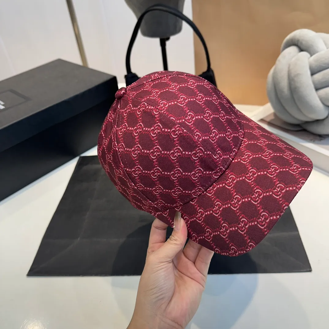 P54 Gucci (Gucci) classic original baseball cap, the highest version, light and breathable! Photographed in real life, suitable for men and women in all seasons, basic head circumference 58cm, adjustable patches. hat