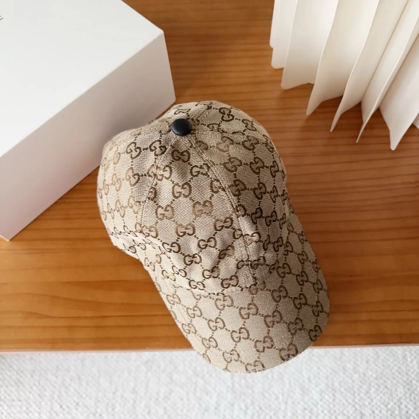 💰60 GUCCI simple baseball cap, very trendy! Casual and sports style, classic production, super easy to match!