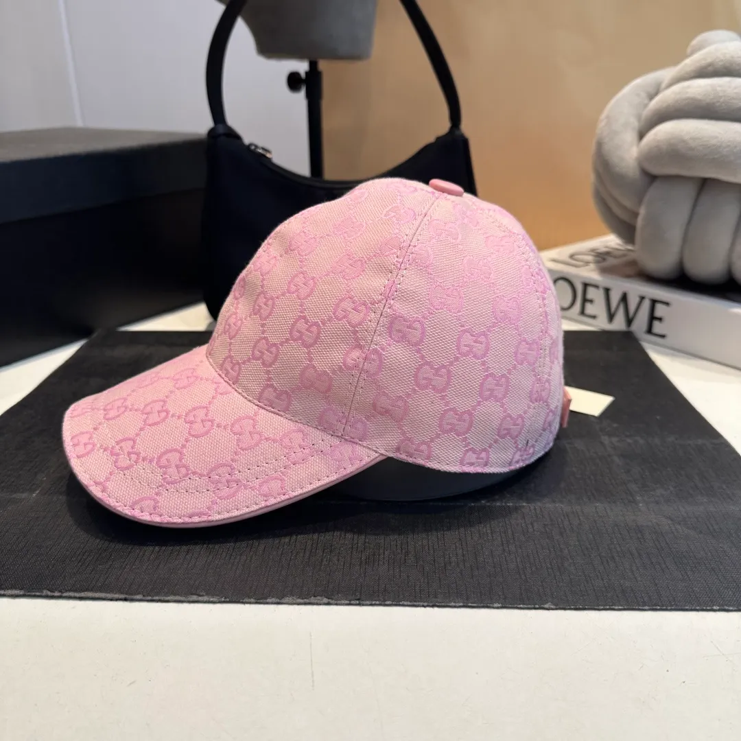 P90 Gucci Gucci counter synchronized new presbyopic baseball cap, high quality 1:1 replica. Velcro adjustment