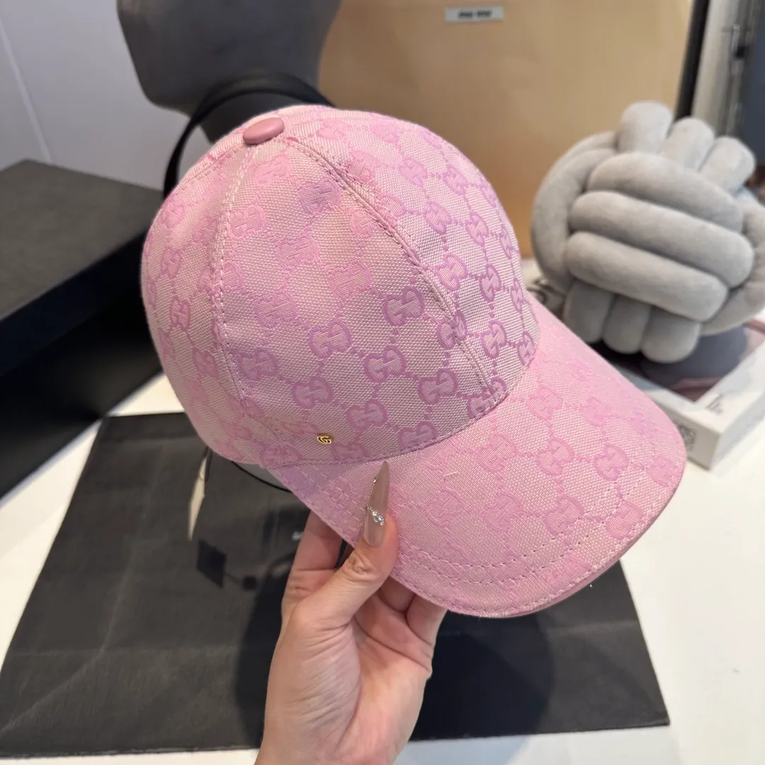 P90 Gucci Gucci counter synchronized new presbyopic baseball cap, high quality 1:1 replica. Velcro adjustment