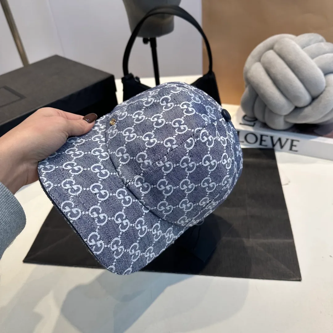 P60 Gucci Baseball Cap♥️GUCCI🧢New product from the official website, baseball cap, original quality, very popular 🔥🎩 The craftsmanship is very exquisite, high-end and classy! Low-key luxury, easy to carry! Running volume!