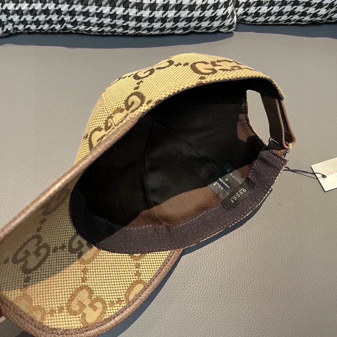 🉐️90, Gucci Gucci's new original baseball cap, large double G, 1:1 mold opening and customization at the counter, perfect pattern, original canvas fabric + first-layer cowhide, light and breathable! The basic head circumference is 56cm, and the patch is adjustable.