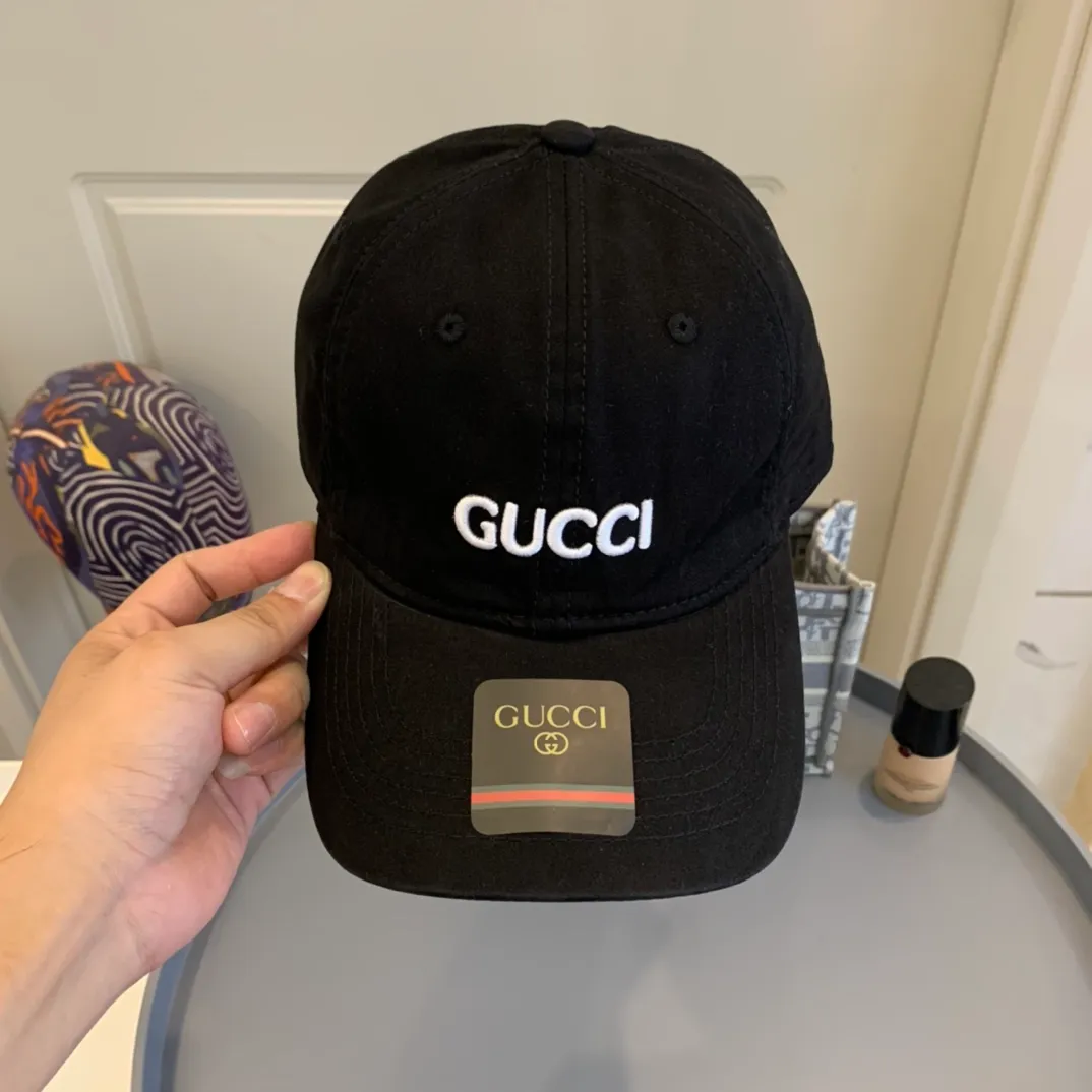 p60 Gucci Baseball Cap♥️GUCCI Baseball Cap🧢Official website new product Gucci Baseball Cap, original quality is very popular 🔥🎩 The craftsmanship is very exquisite, high-end and classy! Low-key luxury, easy to carry! Excellent quality👍Fashionable and versatile