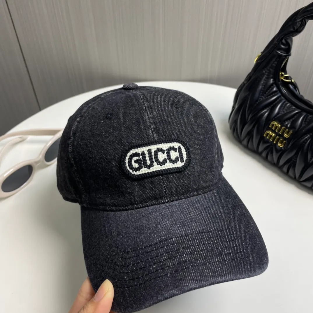 P50 GUCCI🧢New denim baseball cap is coming 🔥🎩 The craftsmanship is very exquisite, high-end and classy! Low-key luxury, easy to carry! Running volume!