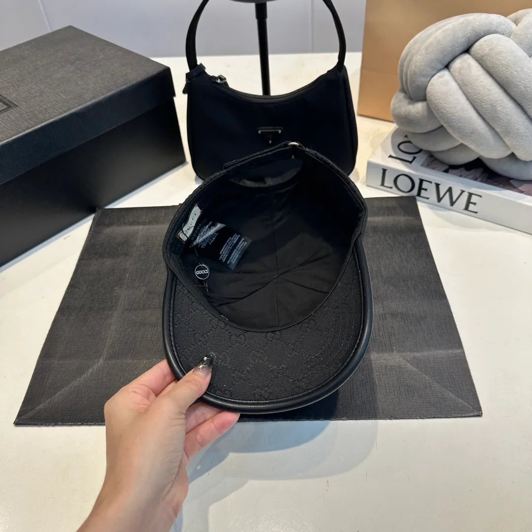 P56 GUCCI 2025 new baseball cap at the counter, very trendy! Casual and sports style, classic production, super easy to match!