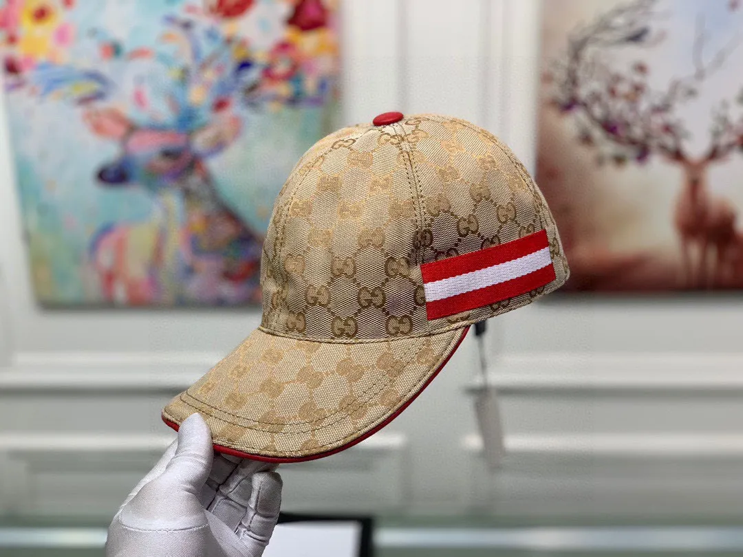 🉐120, Gucci (Gucci) classic original baseball cap, three-color webbing, 1:1 mold customization, original canvas fabric + first-layer cowhide, red leather edge, handsome and fashionable, popular for purchasing, versatile style for men and women, great quality! The basic head circumference is 56cm, and the patch is adjustable.