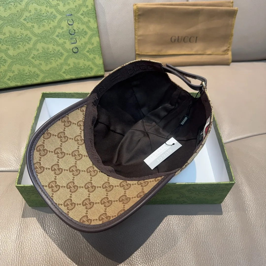 p90, Gucci's latest original baseball cap, bee webbing. 1:1 mold opening and customization at the counter, the highest version, original canvas fabric + first-layer cowhide, light and breathable! Photographed in real life, suitable for men and women in all seasons, basic head circumference 56cm, adjustable patches.