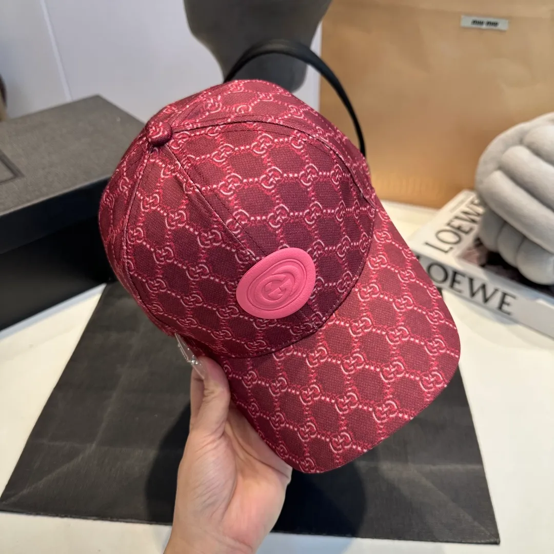 P56 Gucci Baseball Cap GUCCI official website new product, baseball cap, original quality is very popular 🔥The craftsmanship is very exquisite, high-end and classy! Low-key luxury, easy to carry! Running volume!