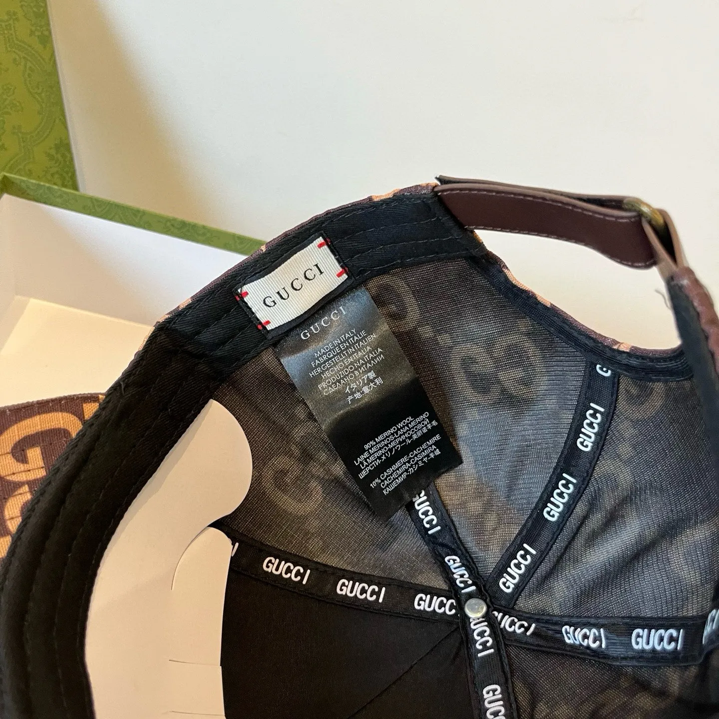 P60 Gucci Baseball Cap♥️GUCCI🧢New product from the official website, baseball cap, original quality, very popular 🔥🎩 The craftsmanship is very exquisite, high-end and classy! Low-key luxury, easy to carry! Running volume!