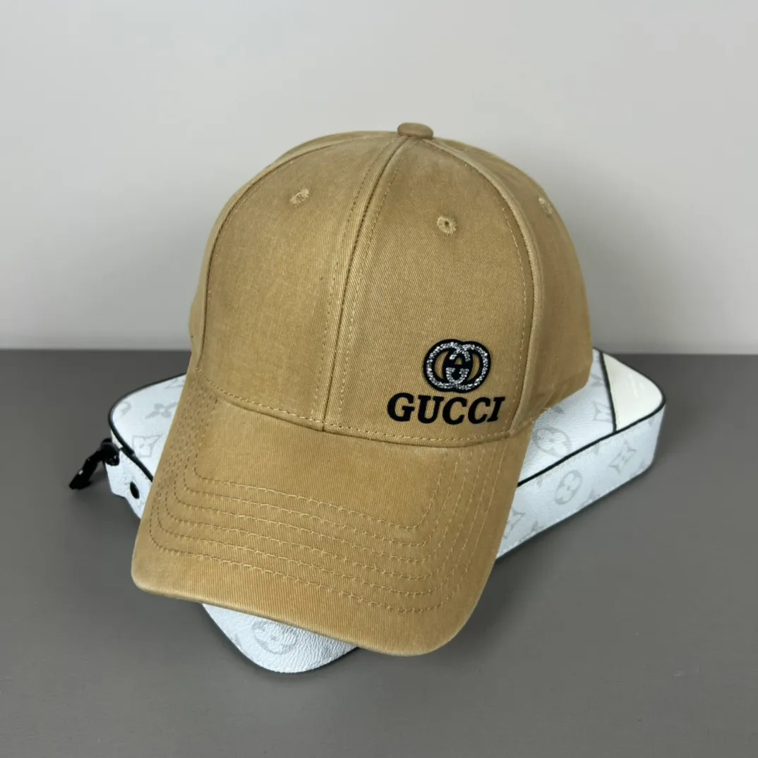P56💰Gucci Baseball Cap♥️GUCCI🧢Official website new product, baseball cap, original quality, hot arrival 🔥🎩 The craftsmanship is very exquisite, high-end and classy! Low-key luxury, easy to carry! Running volume!