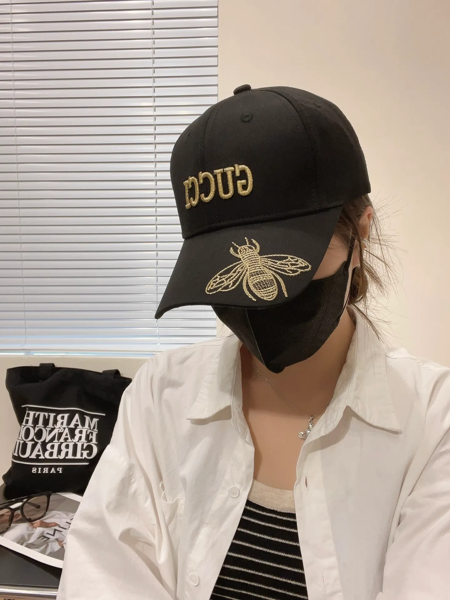 P60💰Gucci co-branded baseball cap♥️GUCCI🧢New product from the official website, baseball cap, original quality, hot arrival 🔥🎩 The craftsmanship is very exquisite, high-end and classy! Low-key luxury, easy to carry! Running volume!