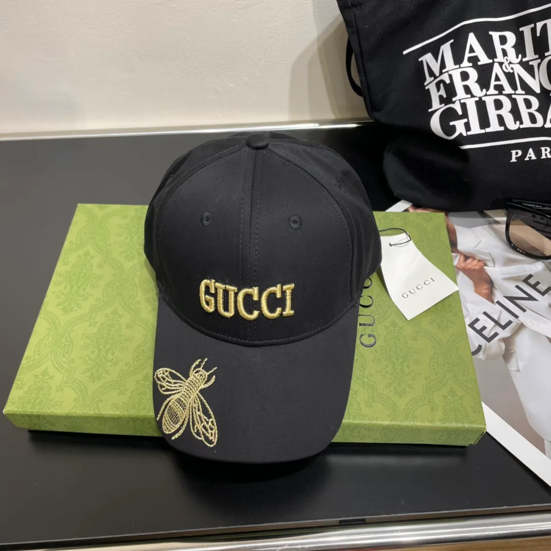 P60💰Gucci co-branded baseball cap♥️GUCCI🧢New product from the official website, baseball cap, original quality, hot arrival 🔥🎩 The craftsmanship is very exquisite, high-end and classy! Low-key luxury, easy to carry! Running volume!