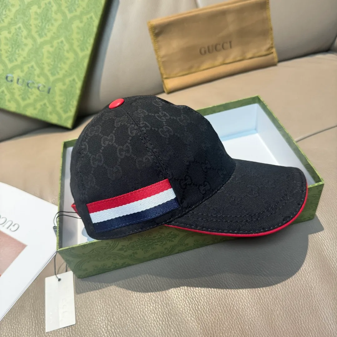 p90, Gucci (Gucci) new original baseball cap, three-color webbing, 1:1 mold customization, original canvas fabric + first-layer cowhide, red leather edge, handsome and fashionable, popular purchasing agent, versatile style for men and women, great quality! The basic head circumference is 56cm, and the patch is adjustable.