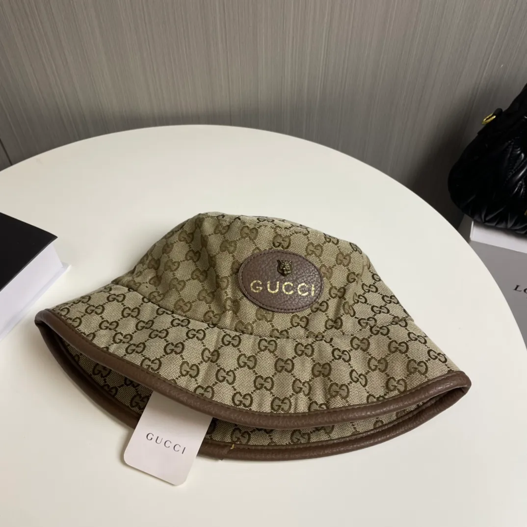 P56 original quality GUCCI Gucci bucket hat 👒 The new official website Gucci bucket hat is coming. The craftsmanship is very exquisite, the high-end atmosphere is high-end! Low-key luxury, easy to carry! Running volume!