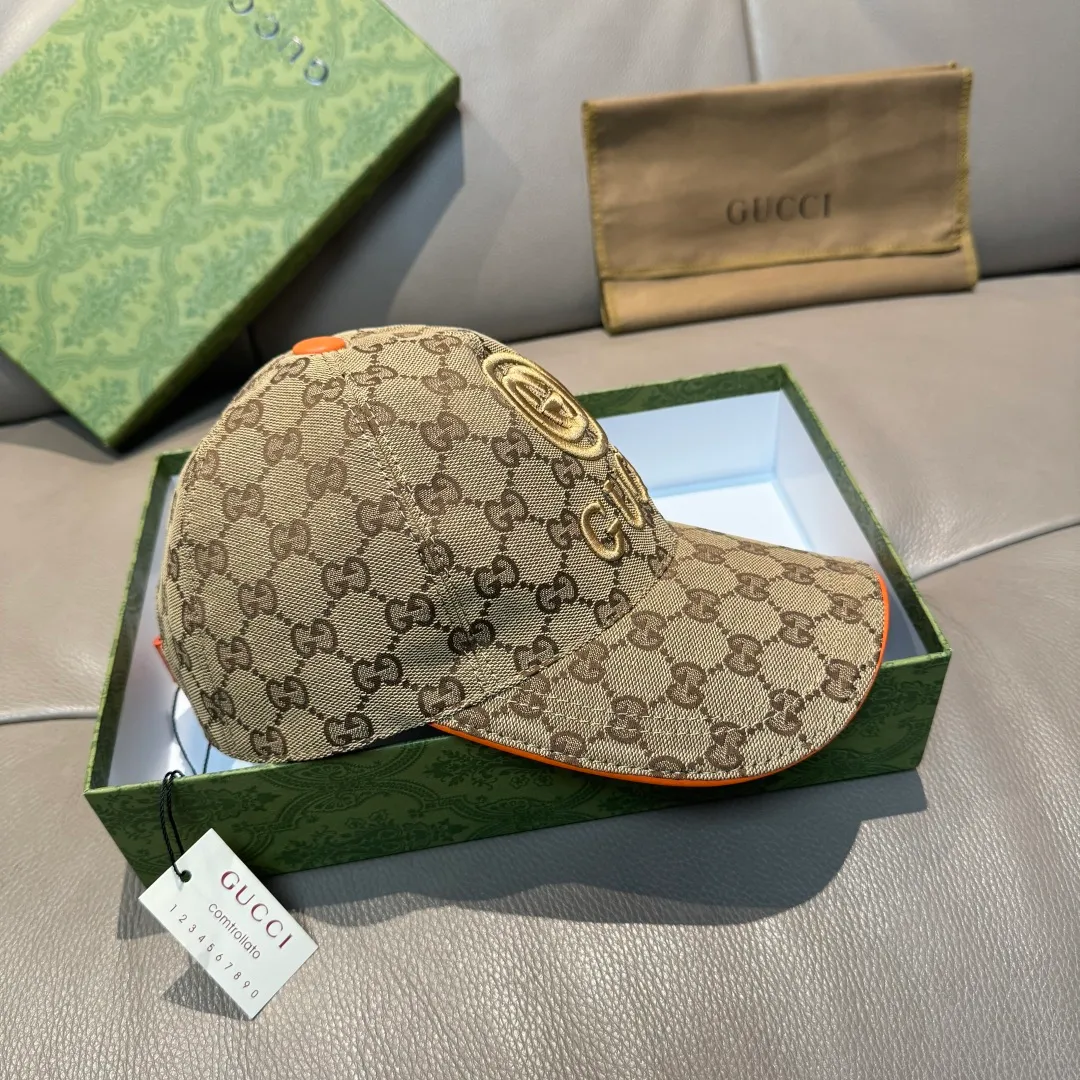 P90, Gucci (Gucci) new original baseball cap, large GUCCI embroidery, 1:1 mold customization, heavy embroidery, details comparable to counters, original canvas fabric + first-layer cowhide, excellent quality! The first choice for handsome men and beautiful women, fashionable and versatile. The basic head circumference is 56cm, and the patch is adjustable.