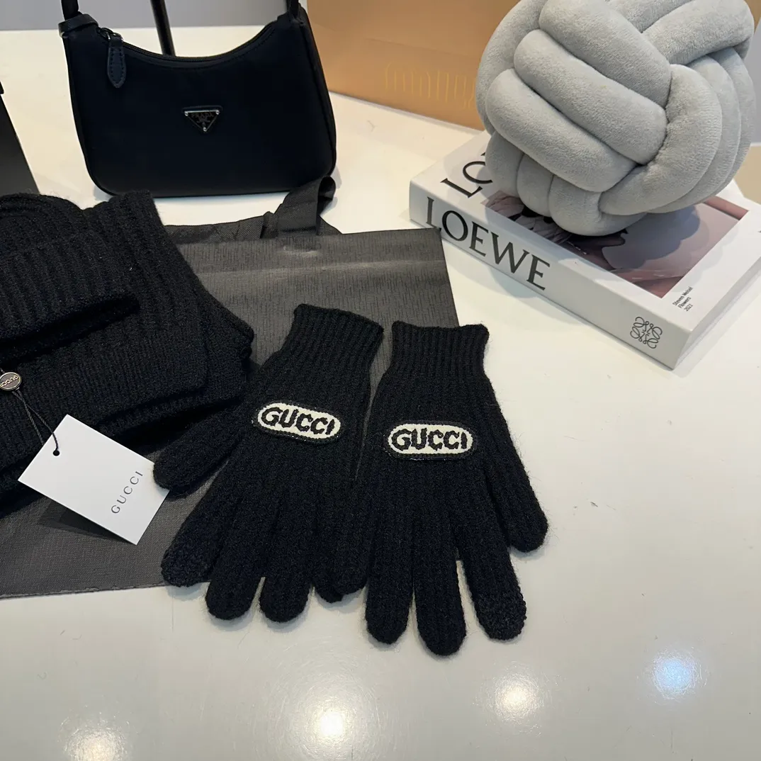 P180 Gucci Gucci three-piece set👏rabbit wool + cashmere knitted scarf and hat set, warm and fashionable, comfortable and soft texture, versatile style💑unisex, couple style