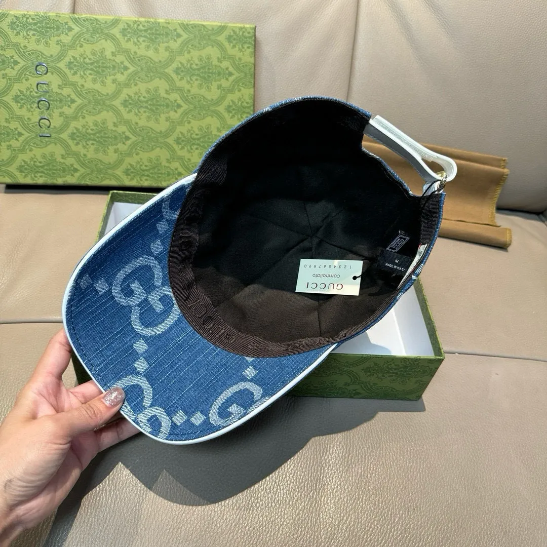 p90., Gucci Gucci’s new original baseball cap, large double G, 1:1 mold opening and customization at the counter, perfect matching pattern, original canvas fabric + first-layer cowhide, light and breathable! The basic head circumference is 56cm, and the patch is adjustable.