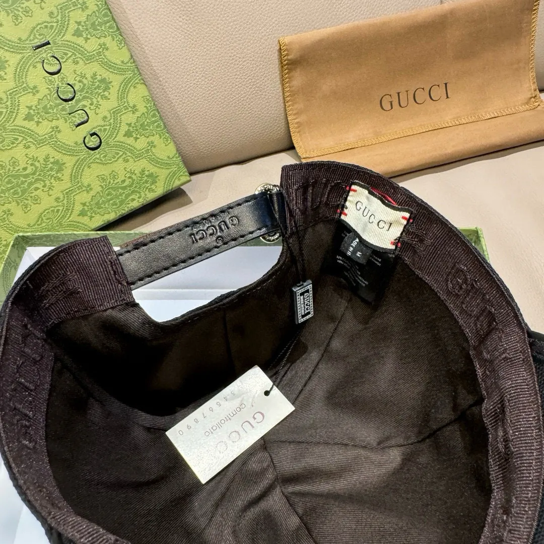 p90, Gucci (Gucci) original baseball cap, little bee embroidery, 1:1 mold customization, heavy embroidery, details comparable to counters, original canvas + first-layer cowhide, pure cotton lining, great quality! The first choice for handsome men and beautiful women, fashionable and versatile. Basic head circumference 56, adjustable patch
