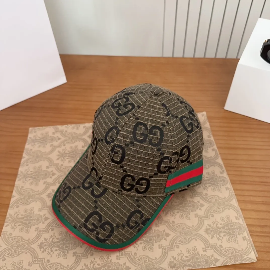 💰54 GUCCI 2025 new simple embroidered baseball cap at the counter, very trendy! Casual and sports style, classic production, super easy to match!