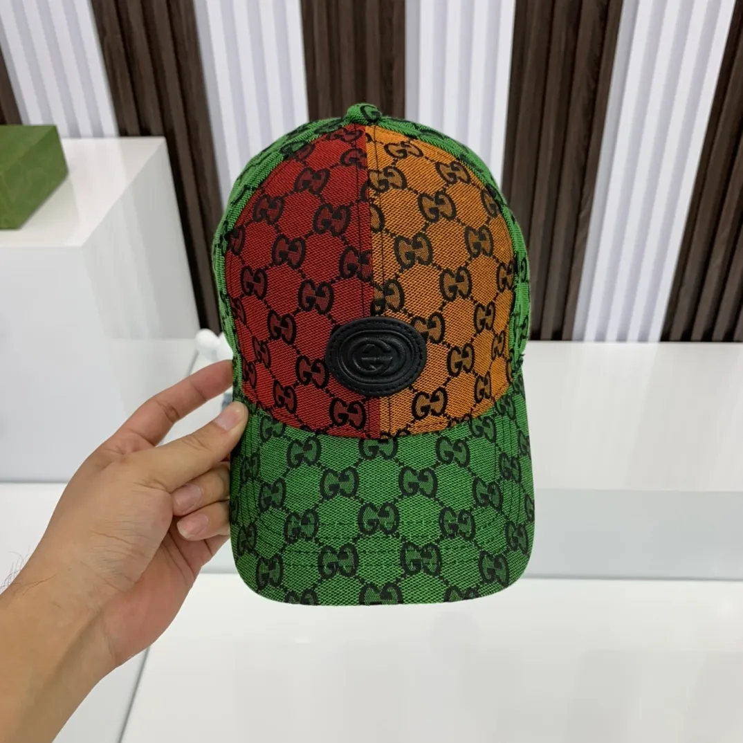 p80 Kamura's Gucci limited edition GG multicolor baseball cap 2021 Gucci launches the "limited edition" GG multicolor spring and summer series. The color series~, I feel that the quality and style are really a rainbow🌈The colors are all good, full of summer colors!
