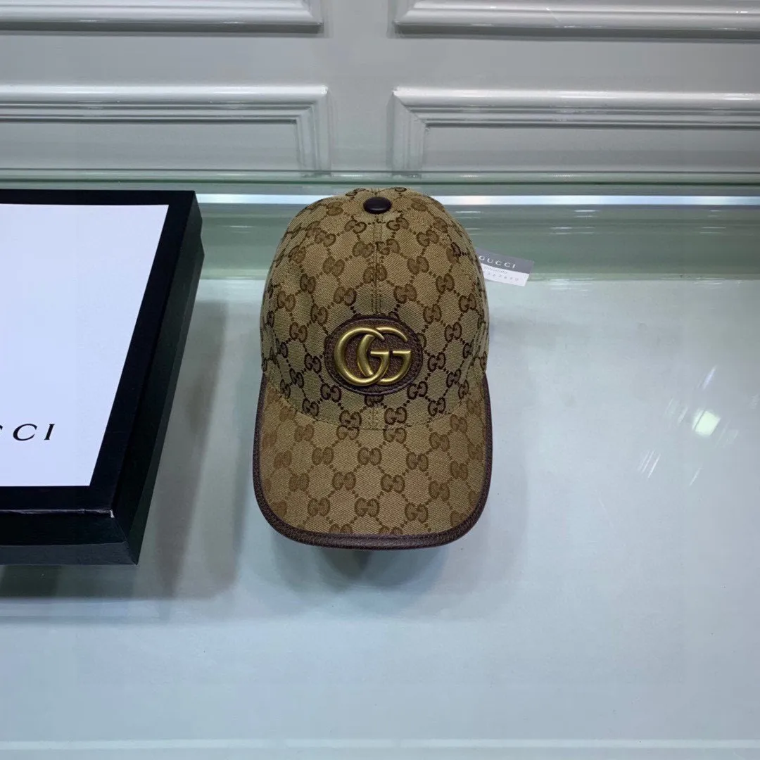 🉐100 Comes with a packaging bag, Gucci's new original baseball cap, metal double G, the latest model at the counter, 1:1 custom molding, genuine molding hardware, original canvas fabric + first-layer cowhide, original factory quality! The quality is great, the basic head circumference is 56cm, and the patch is adjustable.