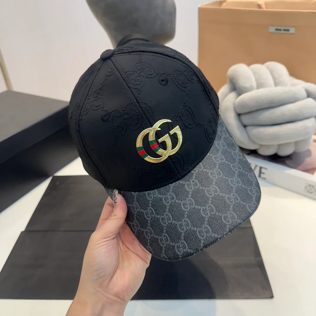 P60 Gucci Baseball Cap♥️GUCCI🧢New product from the official website, baseball cap, original quality, very popular 🔥🎩 The craftsmanship is very exquisite, high-end and classy! Low-key luxury, easy to carry! Running volume