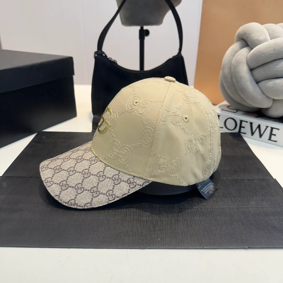 P60 Gucci Baseball Cap♥️GUCCI🧢New product from the official website, baseball cap, original quality, very popular 🔥🎩 The craftsmanship is very exquisite, high-end and classy! Low-key luxury, easy to carry! Running volume