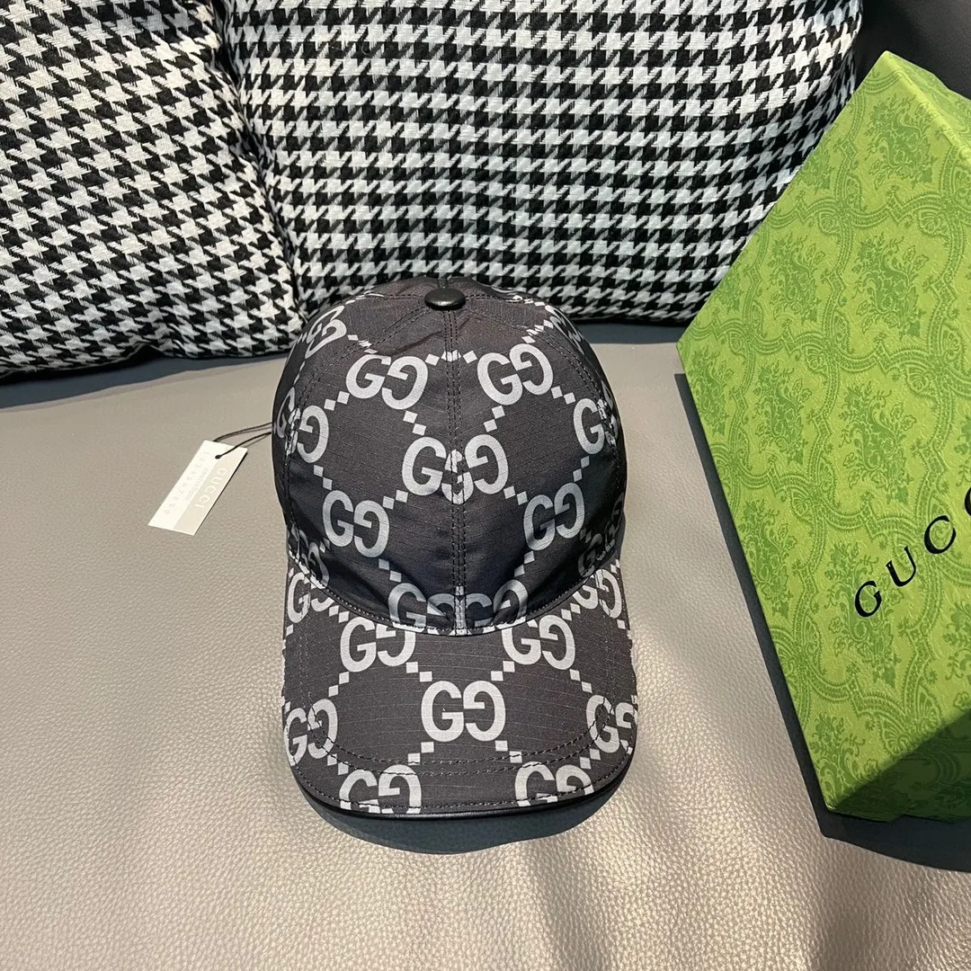 🉐️90 new models shipped from the official website, Gucci's latest original baseball cap, large double G, 1:1 mold customization at the counter, perfect pattern, original canvas fabric + first-layer cowhide, light and breathable! The basic head circumference is 56cm, and the patch is adjustable.