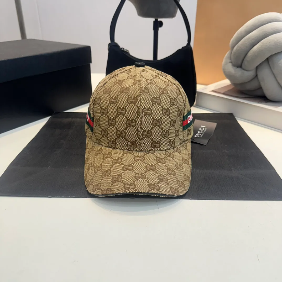P52 GUCCI Gucci baseball cap👒 The workmanship is very exquisite, high-end and classy! Low-key luxury, easy to carry!