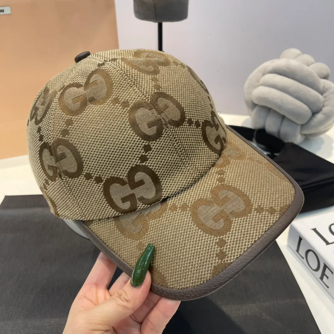 P140 Gucci classic double G large LOGO flower ✌️original baseball cap, 1:1 mold opening and customization at the counter, the highest version, original canvas fabric + first-layer cowhide, light and breathable! Photographed in real life, suitable for men and women in all seasons, the patch is adjustable