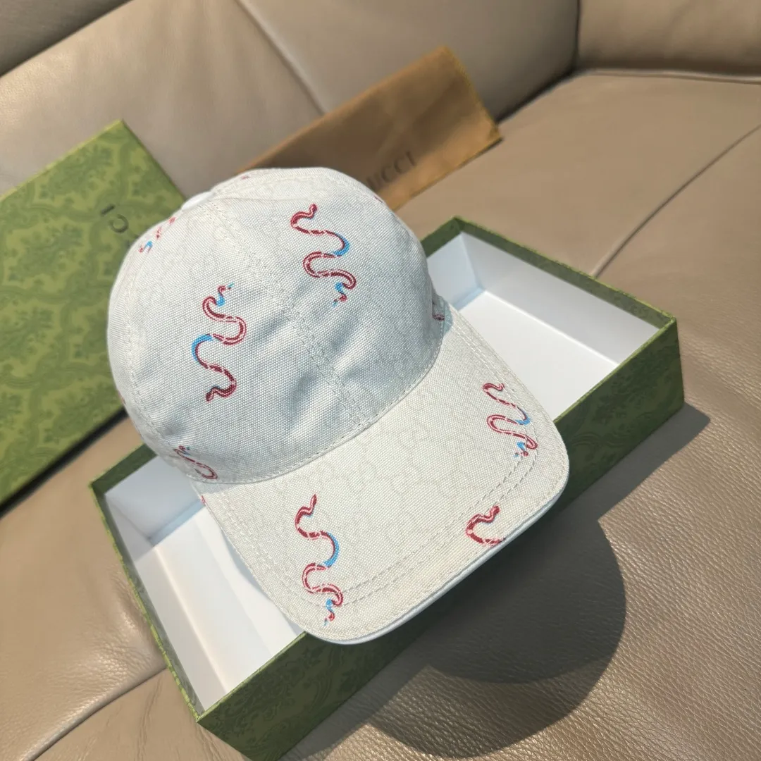 p90., Gucci Gucci’s new original baseball cap, limited edition for the Year of the Snake, crazy snake double G jacquard, 1:1 mold opening and customization at the counter, perfect anti-pattern, original canvas fabric, light and breathable! Basic head circumference 56cm, adjustable.