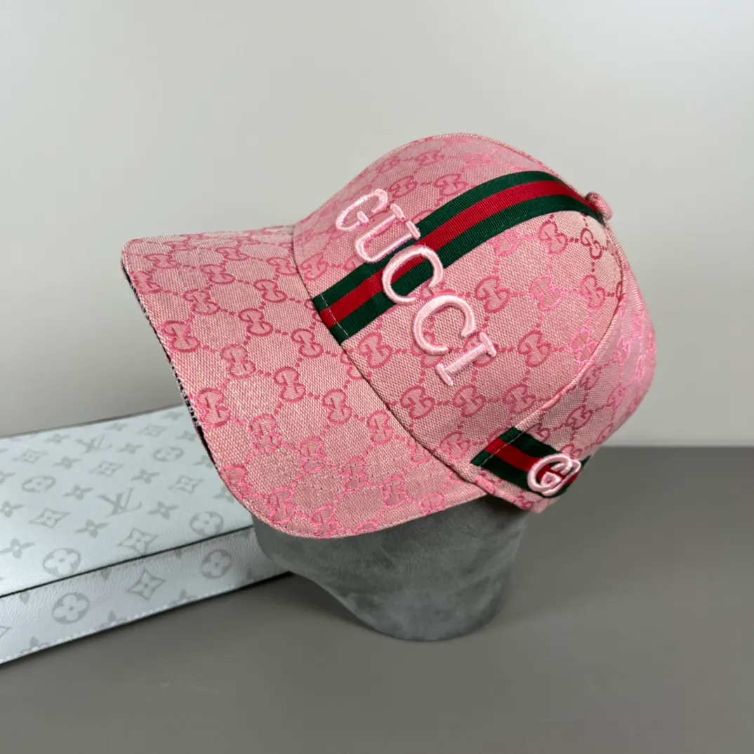 P56💰Gucci Baseball Cap♥️GUCCI🧢Official website new product, baseball cap, original quality, hot arrival 🔥🎩 The craftsmanship is very exquisite, high-end and classy! Low-key luxury, easy to carry! Running volume!