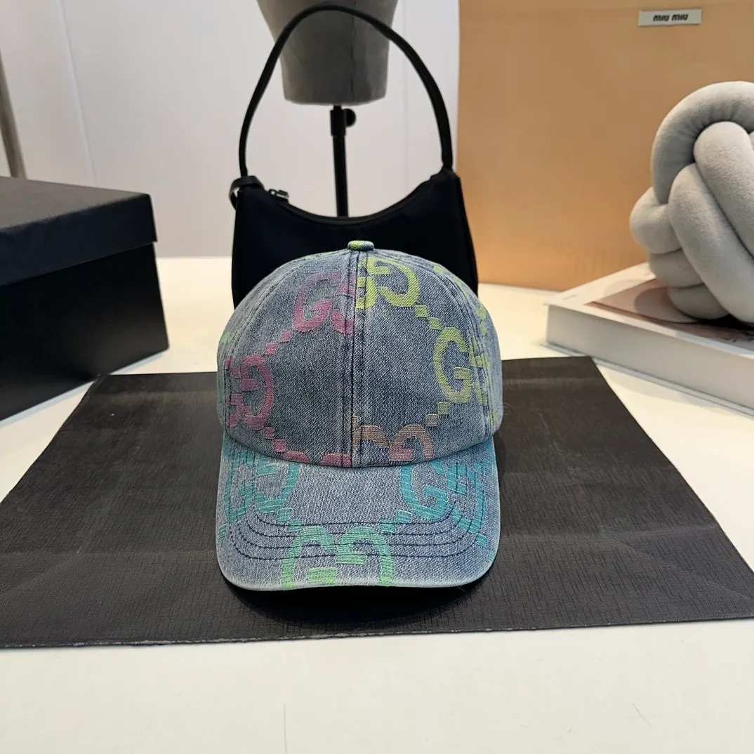 P56 Gucci Baseball Cap♥️GUCCI🧢New product from the official website, baseball cap, original quality, hot arrival 🔥🎩 The craftsmanship is very exquisite, high-end and classy! Low-key luxury, easy to carry! Running volume!