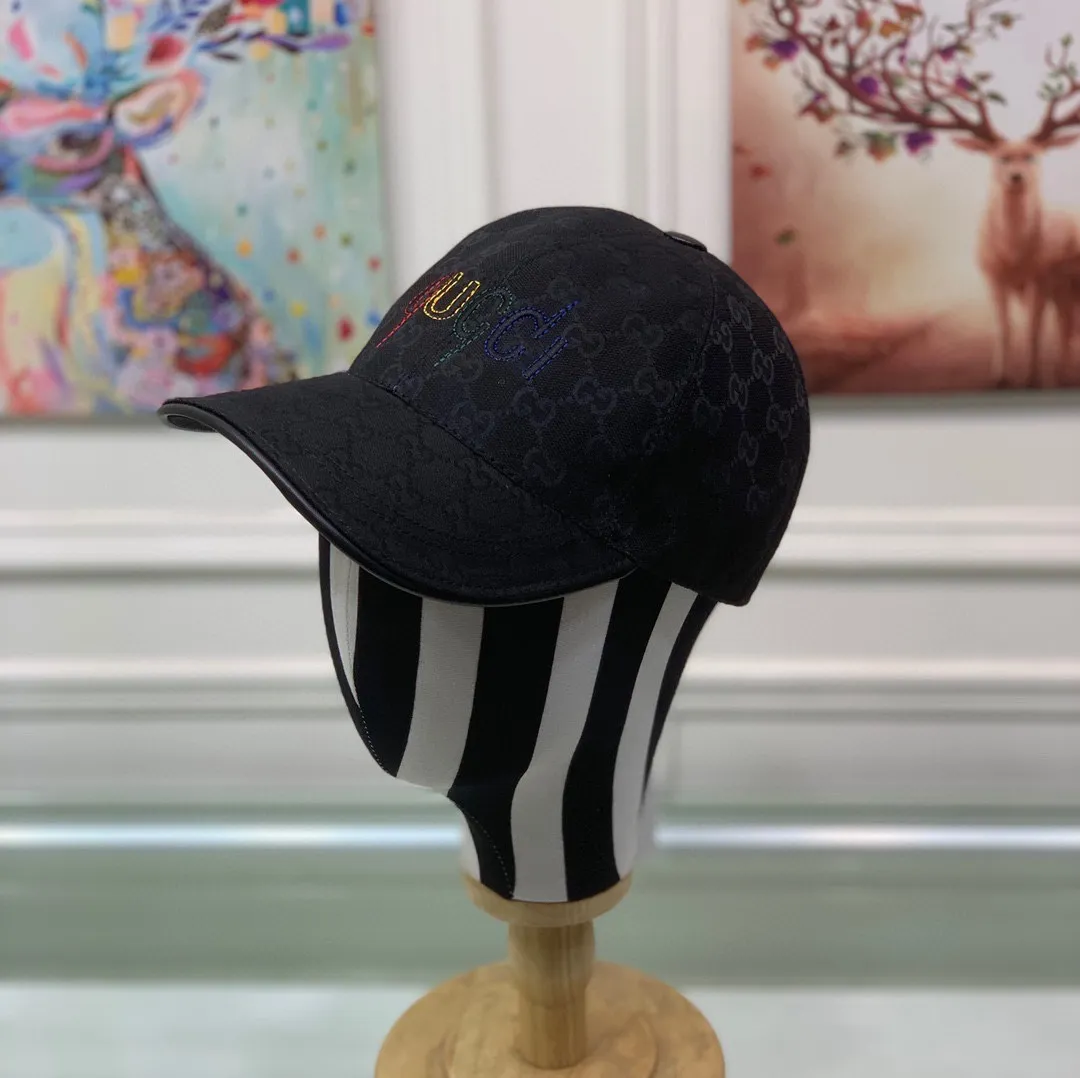 🉐130 new models shipped, Gucci (Gucci) new original baseball cap, artistic word embroidery, 1:1 mold customization, heavy embroidery, details comparable to counters, original canvas fabric + first-layer cowhide, pure cotton lining, great quality! The first choice for handsome men and beautiful women, fashionable and versatile. Basic head circumference 56, adjustable patch