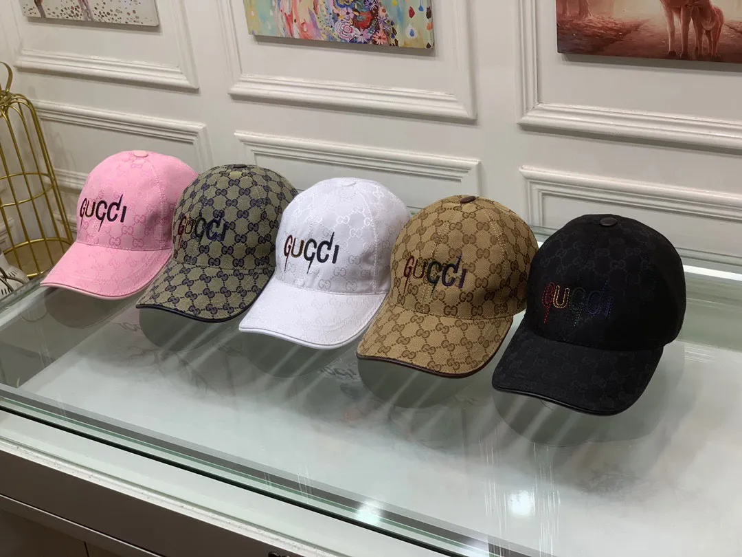 🉐130 new models shipped, Gucci (Gucci) new original baseball cap, artistic word embroidery, 1:1 mold customization, heavy embroidery, details comparable to counters, original canvas fabric + first-layer cowhide, pure cotton lining, great quality! The first choice for handsome men and beautiful women, fashionable and versatile. Basic head circumference 56, adjustable patch