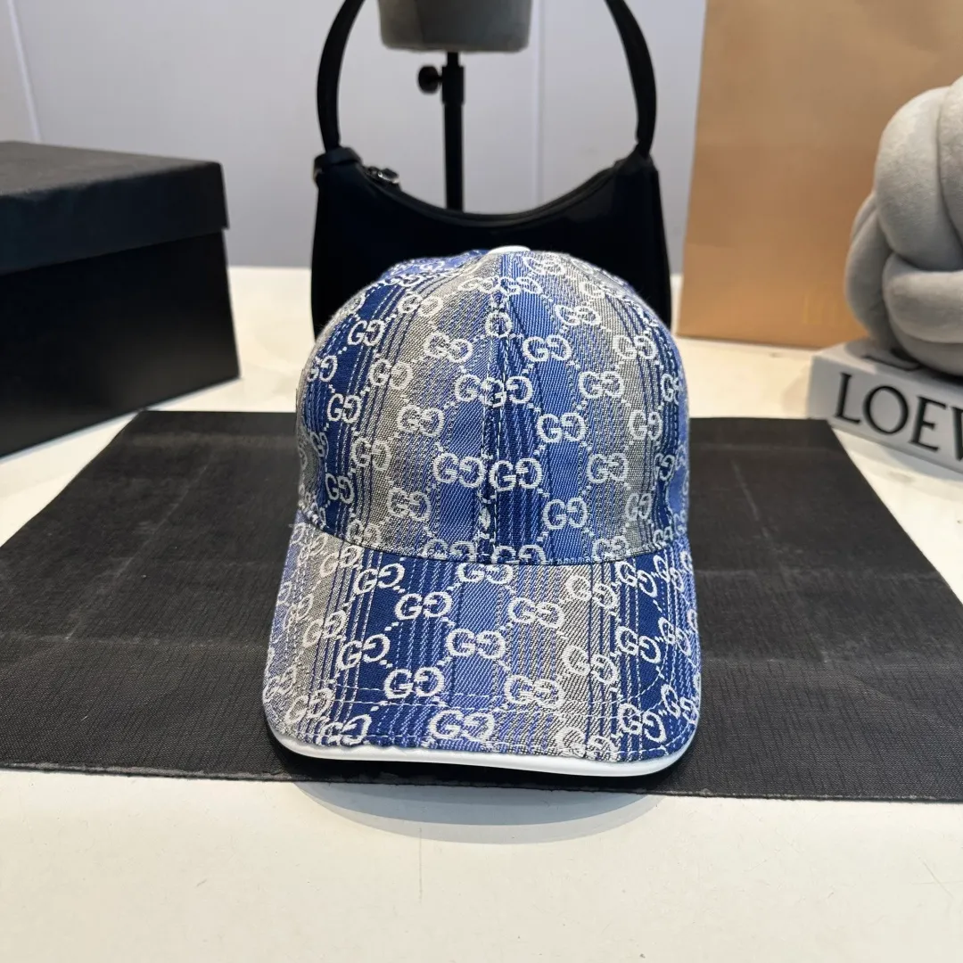 P100 Gucci new original baseball cap, Gucci gradient jacquard, 1:1 mold opening and customization at the counter, original canvas fabric + first-layer cowhide, light and breathable! The quality is great, the basic head circumference is 56cm, and the patch is adjustable.