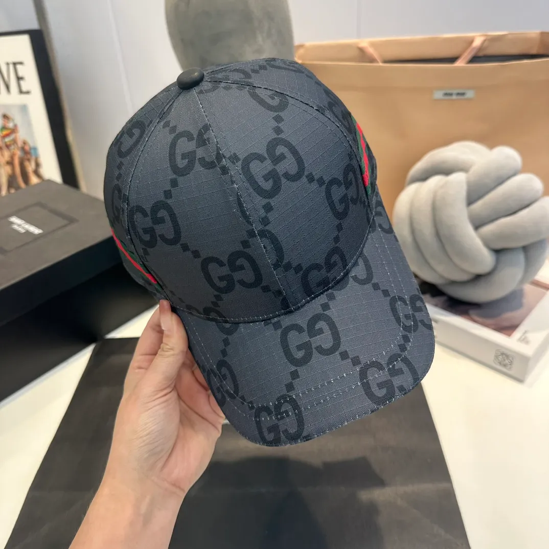 P60 GUCCI 2024 official website baseball cap, original quality is very popular 🔥🎩 The craftsmanship is very exquisite, high-end and classy! Low-key luxury, easy to carry! Running volume!