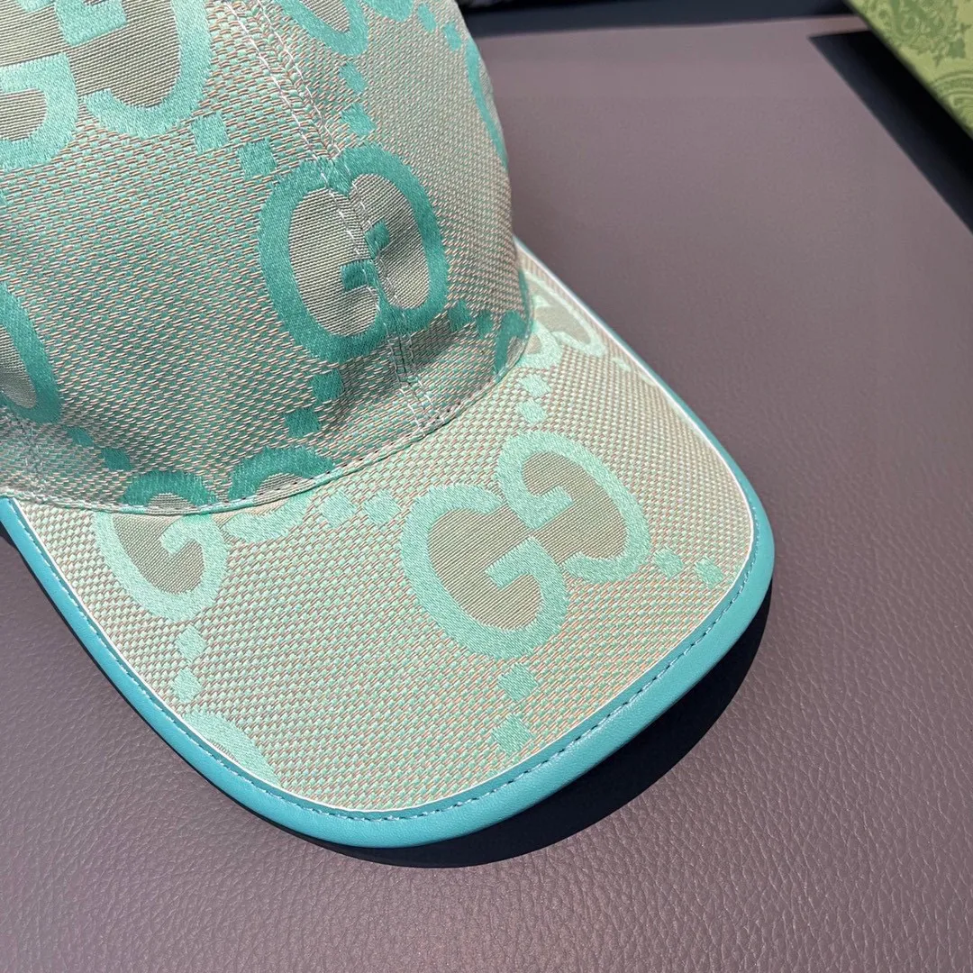 🉐️90, Gucci Gucci’s new original baseball cap, candy-colored large double G, customized at the counter with 1:1 mold opening, original canvas fabric + first-layer cowhide, light and breathable! The basic head circumference is 56cm, and the patch is adjustable.