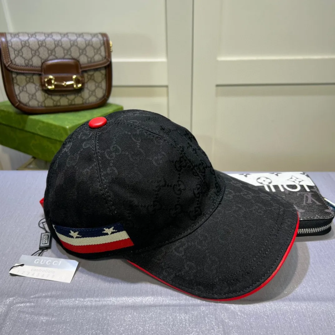 p90💰10,000-year-old classic model is shipped! Gucci (Gucci) classic original baseball cap 😍😍Customized at the 1:1 counter mold, the highest version, original canvas + first layer of cowhide, pure cotton lining, light and breathable! Photographed in real life, suitable for men and women in all seasons, basic head circumference 56cm, adjustable patches.