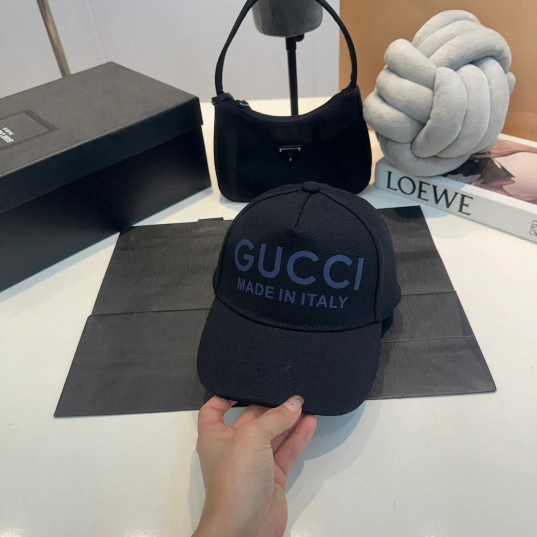 p60 Official website new model Gucci latest original baseball cap, large double G, custom-made from 1:1 mold at the counter, light and breathable! Basic head circumference 56, adjustable patch